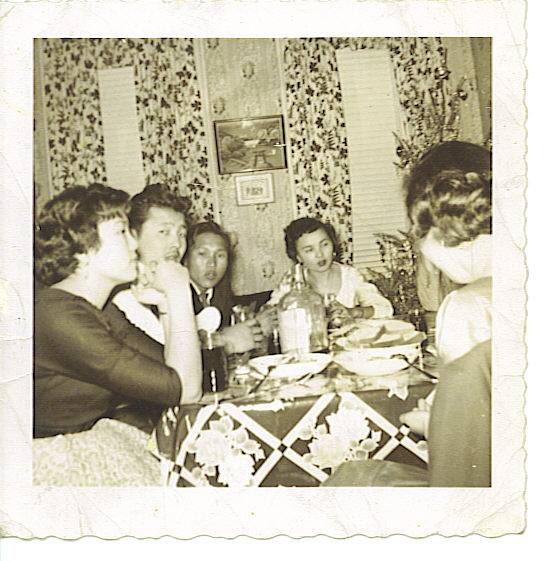 382553_10201098962027795_607838459_n